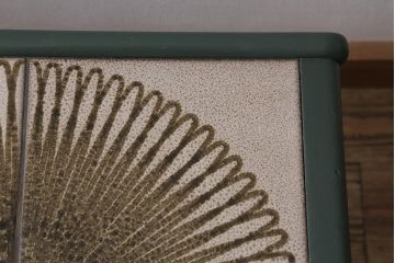 ヴィンテージ家具　北欧ビンテージ　G-PLAN(ジープラン)　ダークグリーンのペイントとタイルトップがお洒落なコーヒーテーブル(センターテーブル)(R-043441)