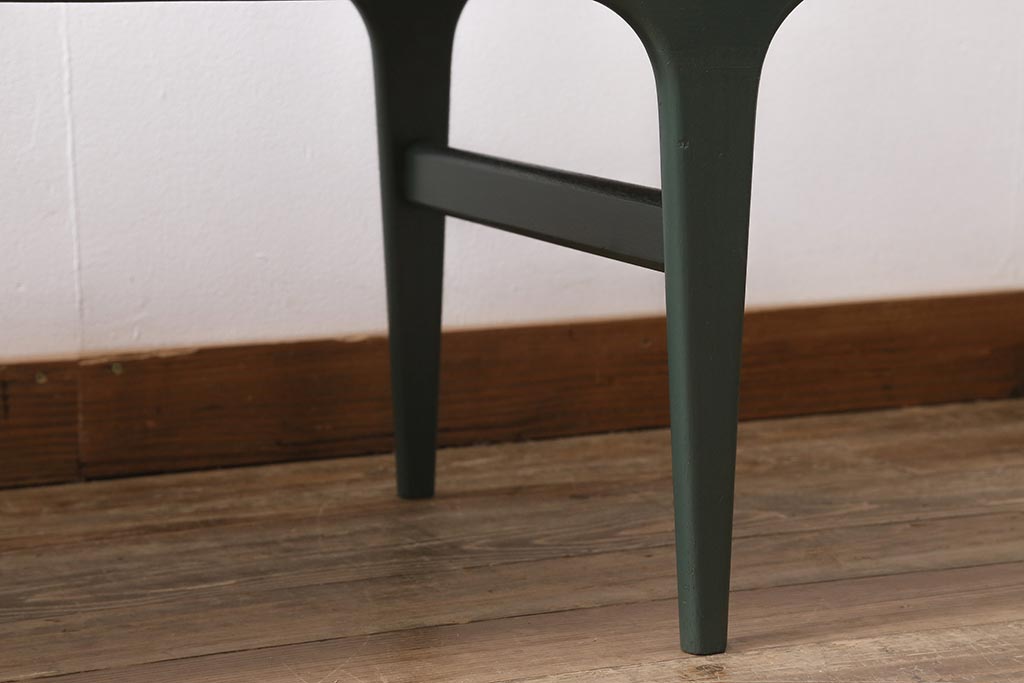 ヴィンテージ家具　北欧ビンテージ　G-PLAN(ジープラン)　ダークグリーンのペイントとタイルトップがお洒落なコーヒーテーブル(センターテーブル)(R-043441)