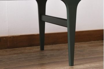 ヴィンテージ家具　北欧ビンテージ　G-PLAN(ジープラン)　ダークグリーンのペイントとタイルトップがお洒落なコーヒーテーブル(センターテーブル)(R-043441)