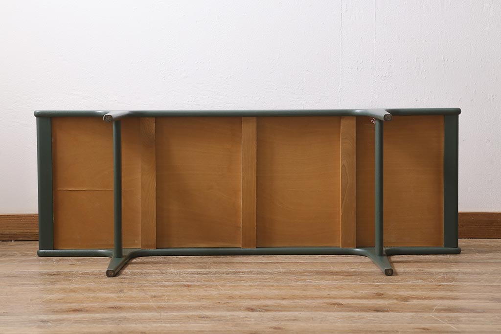 ヴィンテージ家具　北欧ビンテージ　G-PLAN(ジープラン)　ダークグリーンのペイントとタイルトップがお洒落なコーヒーテーブル(センターテーブル)(R-043441)