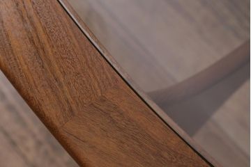 ヴィンテージ家具　北欧ビンテージ　G-PLAN(ジープラン)　チーク材　脚のデザインが目を引くオーバル型のコーヒーテーブル(センターテーブル)(R-043442)