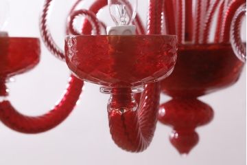 中古　SIGNORETTO LAMPADARI　ムラノガラス(ベネチア)　レッド　インパクトのある5灯シャンデリア(天井照明)(R-043443)