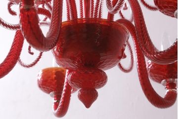 中古　SIGNORETTO LAMPADARI　ムラノガラス(ベネチア)　レッド　インパクトのある5灯シャンデリア(天井照明)(R-043443)