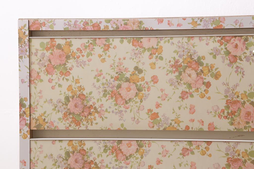 レトロ家具　昭和レトロな雰囲気漂うかわいい花柄のチェスト(タンス)(R-043445)