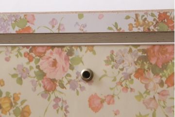 レトロ家具　昭和レトロな雰囲気漂うかわいい花柄のチェスト(タンス)(R-043445)