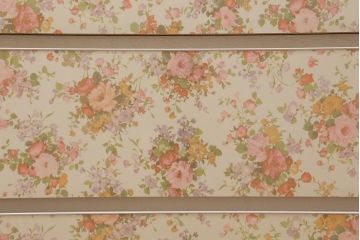 レトロ家具　昭和レトロな雰囲気漂うかわいい花柄のチェスト(タンス)(R-043445)
