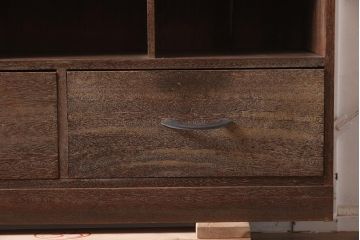 レトロ家具　引き出し付き　木味たっぷりのシンプルなマス目棚(飾り棚、シェルフ)(R-0433447)