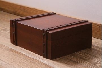 中古　民芸家具　家紋入り　小物収納に便利な木製の収納箱(R-043458)