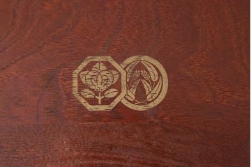 中古　民芸家具　家紋入り　小物収納に便利な木製の収納箱(R-043458)