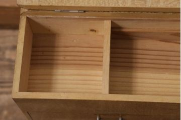 レトロ家具　美品　杢目が素敵な昭和期の裁縫箱(ソーイングボックス、小引き出し)(R-043459)