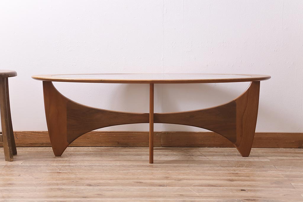 ヴィンテージ家具　北欧ビンテージ　G-plan(ジープラン)　チーク材　ガラストップのおしゃれなコーヒーテーブル(センターテーブル)(R-043462)