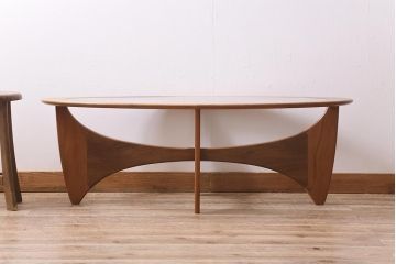 ヴィンテージ家具　北欧ビンテージ　G-plan(ジープラン)　チーク材　ガラストップのおしゃれなコーヒーテーブル(センターテーブル)(R-043462)