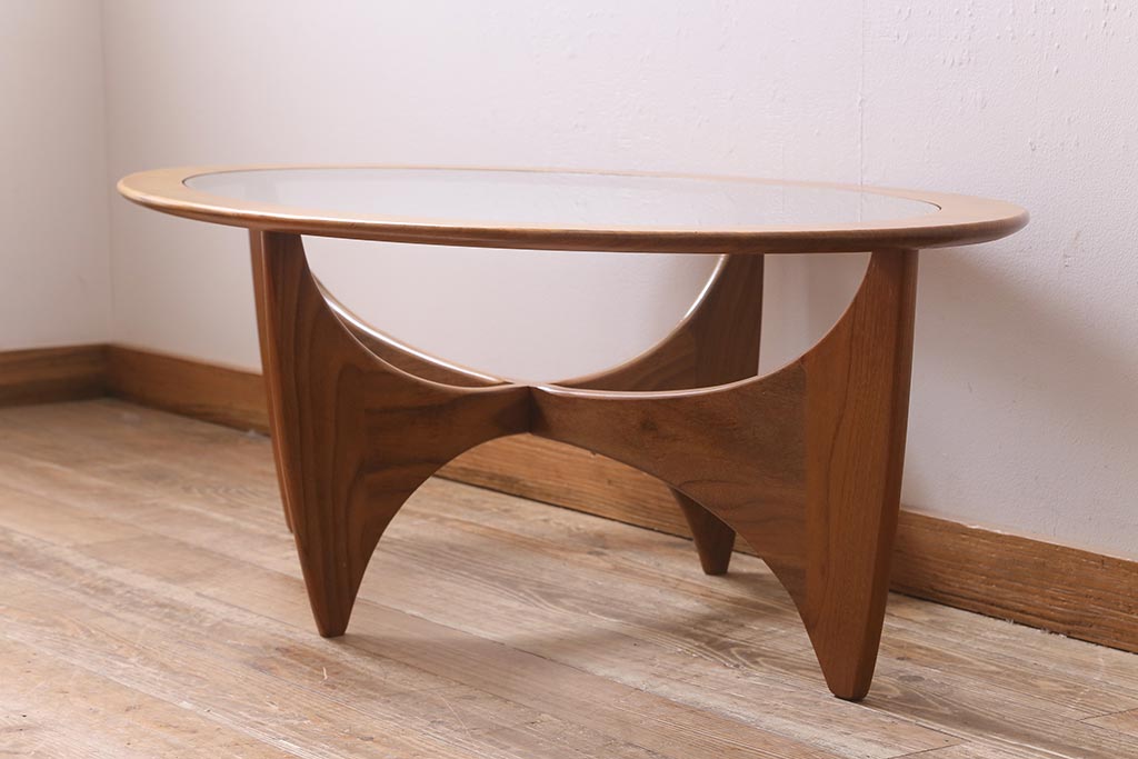 ヴィンテージ家具　北欧ビンテージ　G-plan(ジープラン)　チーク材　ガラストップのおしゃれなコーヒーテーブル(センターテーブル)(R-043462)