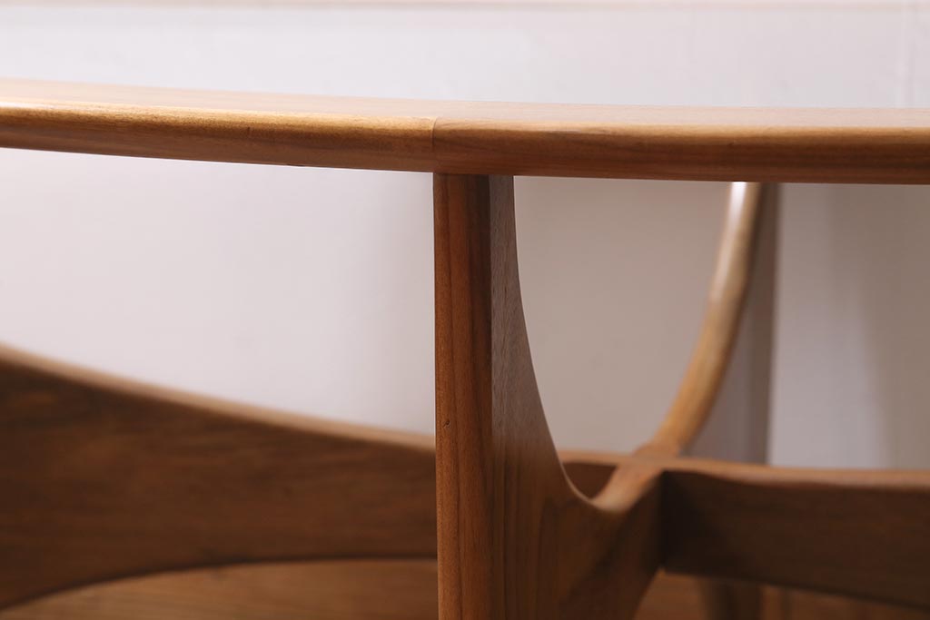 ヴィンテージ家具　北欧ビンテージ　G-plan(ジープラン)　チーク材　ガラストップのおしゃれなコーヒーテーブル(センターテーブル)(R-043462)