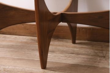 ヴィンテージ家具　北欧ビンテージ　G-plan(ジープラン)　チーク材　ガラストップのおしゃれなコーヒーテーブル(センターテーブル)(R-043462)