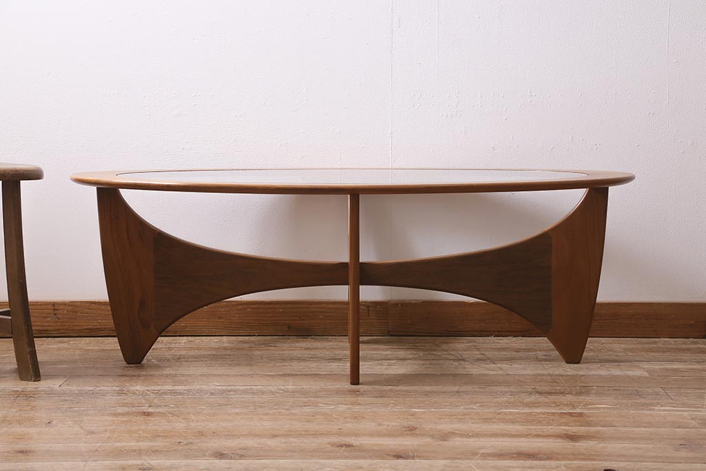 ヴィンテージ家具　北欧ビンテージ　G-plan(ジープラン)　チーク材　ガラストップのおしゃれなコーヒーテーブル(センターテーブル)(R-043462)