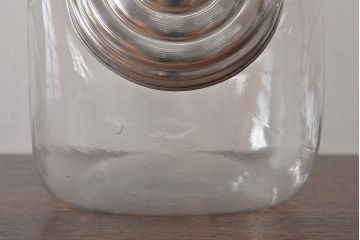 アンティーク雑貨　昭和中期　レトロで可愛らしい蓋付き猫瓶(ガラス瓶)(R-043465)