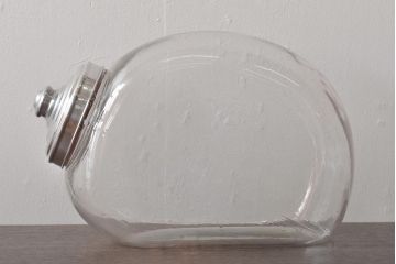 アンティーク雑貨　昭和中期　レトロで可愛らしい蓋付き猫瓶(ガラス瓶)(R-043465)