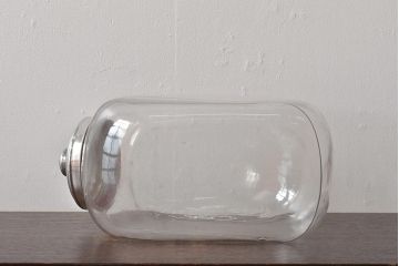 アンティーク雑貨　昭和中期　レトロで可愛らしい蓋付き猫瓶(ガラス瓶)(R-043465)