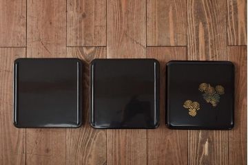 輪島塗　北濱清謙　清鳳堂　花蒔絵木製三段重箱(漆器)(R-043466)