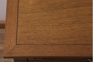 中古美品　DREXEL HERITAGE(ドレクセルヘリテイジ)　Triune(トライユン)シリーズ　クラシカルな佇まいが魅力の電話台(サイドテーブル)(定価約20万円)(R-043477)