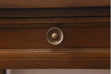 中古美品　DREXEL HERITAGE(ドレクセルヘリテイジ)　Triune(トライユン)シリーズ　クラシカルな佇まいが魅力の電話台(サイドテーブル)(定価約20万円)(R-043477)