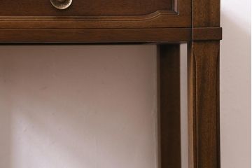 中古美品　DREXEL HERITAGE(ドレクセルヘリテイジ)　Triune(トライユン)シリーズ　クラシカルな佇まいが魅力の電話台(サイドテーブル)(定価約20万円)(R-043477)