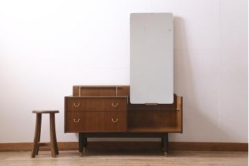 ヴィンテージ家具　北欧ビンテージ　G-PLAN(ジープラン)　BB(Black&Brass)シリーズ　希少!ユニセックスなデザインが魅力のドレッシングテーブル(姿見、ドレッサー、化粧台)(R-043482)