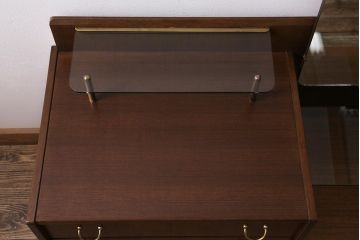 ヴィンテージ家具　北欧ビンテージ　G-PLAN(ジープラン)　BB(Black&Brass)シリーズ　希少!ユニセックスなデザインが魅力のドレッシングテーブル(姿見、ドレッサー、化粧台)(R-043482)