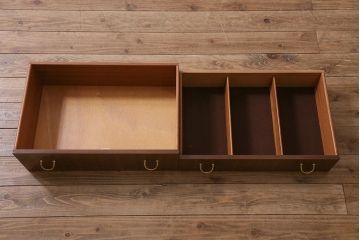 ヴィンテージ家具　北欧ビンテージ　G-PLAN(ジープラン)　BB(Black&Brass)シリーズ　希少!ユニセックスなデザインが魅力のドレッシングテーブル(姿見、ドレッサー、化粧台)(R-043482)
