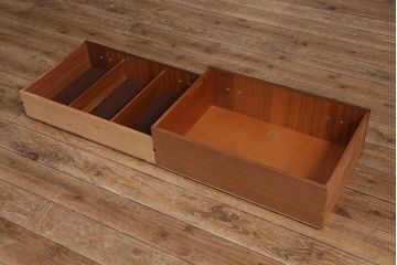 ヴィンテージ家具　北欧ビンテージ　G-PLAN(ジープラン)　BB(Black&Brass)シリーズ　希少!ユニセックスなデザインが魅力のドレッシングテーブル(姿見、ドレッサー、化粧台)(R-043482)