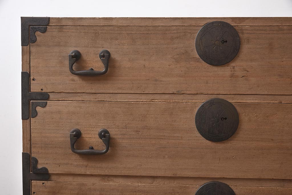 アンティーク家具　3段　新潟産　総桐材　シンプルな重ねの衣装箪笥(引き出し、桐箪笥、桐たんす)(R-043484)