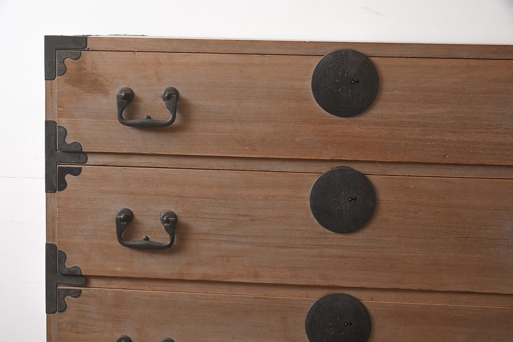 アンティーク家具　5杯　新潟産　総桐材　シンプルな重ねの衣装箪笥(引き出し、桐箪笥、桐たんす)(R-043485)