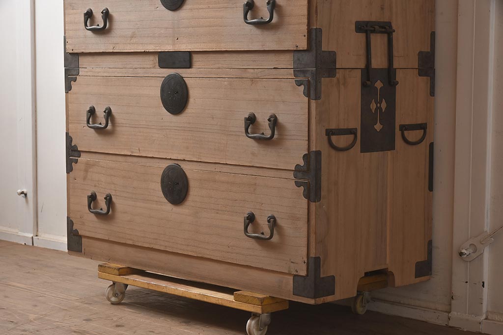 アンティーク家具　5杯　新潟産　総桐材　シンプルな重ねの衣装箪笥(引き出し、桐箪笥、桐たんす)(R-043485)