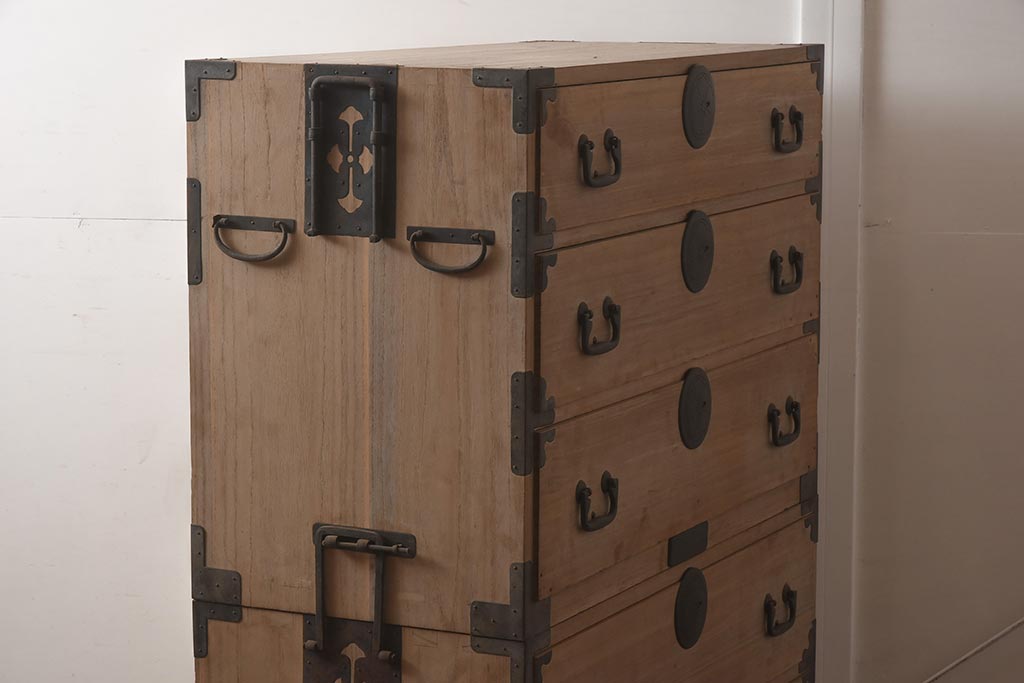 アンティーク家具　5杯　新潟産　総桐材　シンプルな重ねの衣装箪笥(引き出し、桐箪笥、桐たんす)(R-043485)