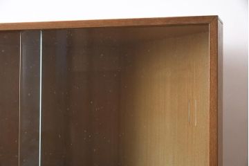 レトロ家具　和製　1950年頃　ナラ材　柾目　シンプルモダンなコーナーキャビネット(収納棚、飾り棚)(R-043492)