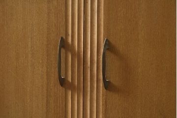 レトロ家具　和製　1950年頃　ナラ材　柾目　シンプルモダンなコーナーキャビネット(収納棚、飾り棚)(R-043492)