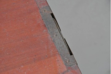 和製アンティーク　漆塗り　丸金具がアクセントの衣装箪笥　(R-043493)