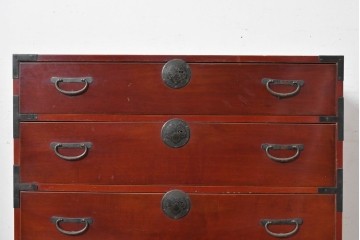 和製アンティーク　漆塗り　丸金具がアクセントの衣装箪笥　(R-043493)