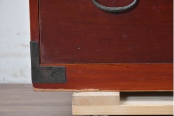 和製アンティーク　漆塗り　丸金具がアクセントの衣装箪笥　(R-043493)