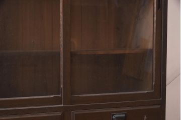 アンティーク家具　大正ロマン香るシンプルなデザインの収納棚(ガラス戸棚、キャビネット)(R-043496)