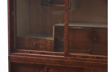 ビンテージ家具　前面欅材　玉杢　味わいと上質な雰囲気が魅力の茶箪笥(茶棚、キャビネット)(R-043497)