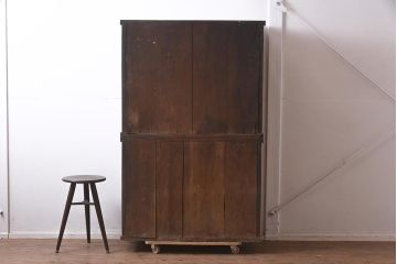 アンティーク家具　和製アンティーク　前面ヒノキ材　落ち着いた雰囲気が魅力の水屋箪笥(重ね戸棚、収納棚、収納箪笥)(R-043500)