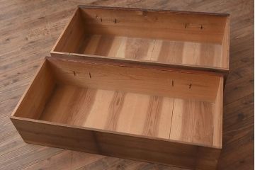 アンティーク家具　前面ヒノキ材　観音開き　和の雰囲気を高める衣装箪笥(R-043501)