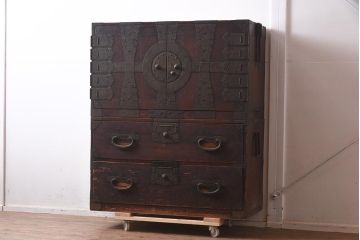 アンティーク家具　前面ヒノキ材　観音開き　和の雰囲気を高める衣装箪笥(R-043501)