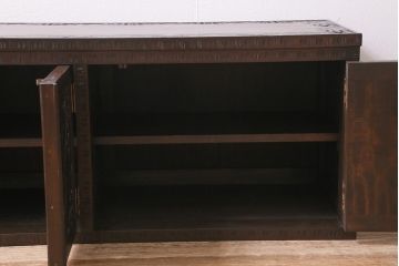 中古　美品　軽井沢彫り　レアな横長サイズ!美しい桜の意匠が目を惹く戸棚(収納棚、キャビネット、テレビ台、ローボード)(R-043503)