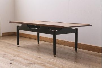 ヴィンテージ家具　北欧ビンテージ　G-PLAN(ジープラン)　BB(Black&Brass)シリーズ　スタイリッシュなセンターテーブル(コーヒーテーブル、リビングテーブル)(R-043506)