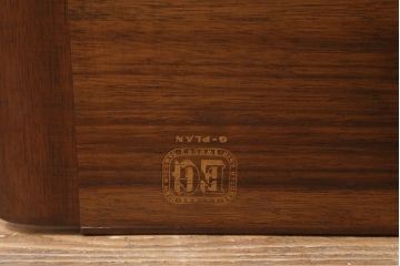 ヴィンテージ家具　北欧ビンテージ　G-PLAN(ジープラン)　BB(Black&Brass)シリーズ　スタイリッシュなセンターテーブル(コーヒーテーブル、リビングテーブル)(R-043506)