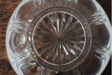 レトロ雑貨　昭和中期　乳白縁がかわいらしいプレスガラスの鉢2個(深皿、和食器)(R-043517)