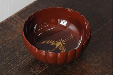箱付き　昭和初期　平安象彦　鶴蒔絵　菊型菓子鉢(漆器)(R-043518)